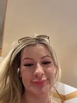 Stripchat Live Sex of LoveShae_