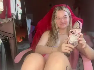 Stripchat Nude Webcam of Pinkiepieexo