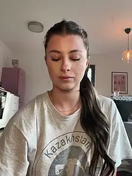 Stripchat Free Porn Cam of Mia-Minou