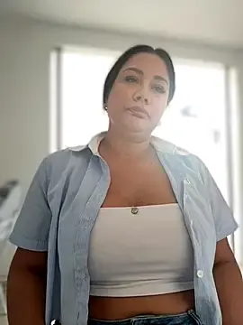 Stripchat Live Sex Cam of ValeryGrey