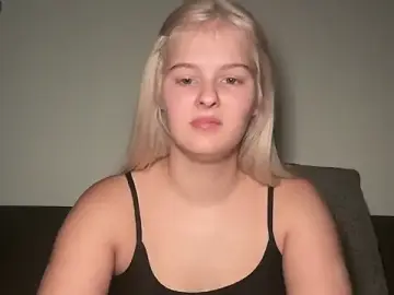 Stripchat Free Live Porn of Allylove03