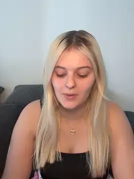 Stripchat Live Sex of Allylove03