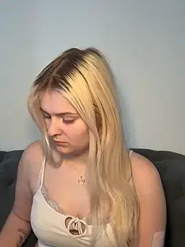 Stripchat Live Porn of Allylove03