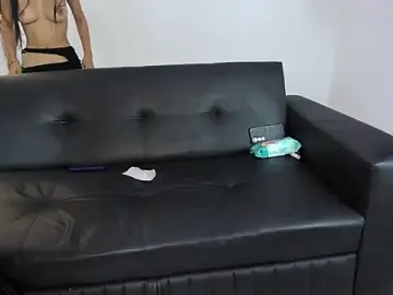 Stripchat Free Porn Cam of Little_dolls12
