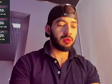 Stripchat Nude Webcam of MarkWalker__