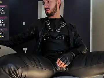 Stripchat Live Sex Cam of MarkWalker__