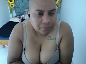 Stripchat Adult Webcam of hotlesby_valery