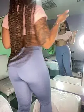 Stripchat Private Sex Chat of riri_brunnete