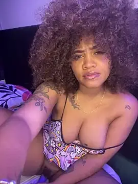 Stripchat Live Sex of riri_brunnete