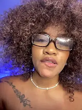 Stripchat Adult Webcam of riri_brunnete
