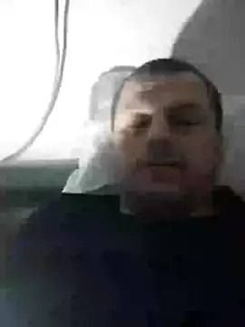 Stripchat Live Sex Cam of Ivan9iutt