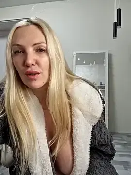 Stripchat Adult Webcam of Monna