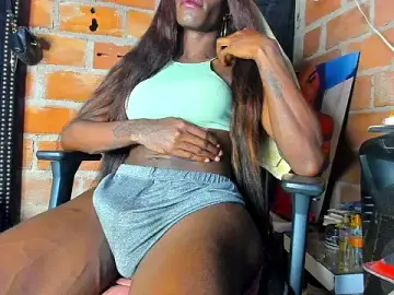 Stripchat Live Sex of Richchocolatesweet_