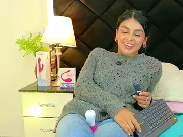 Stripchat Live Sex Cam of Holly_Brensonexx_