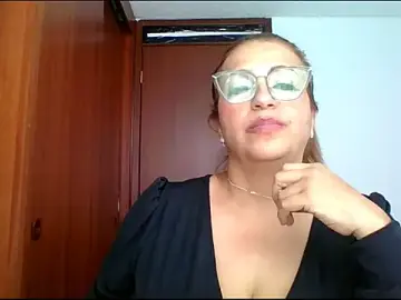 Stripchat Live Sex Cam of RossanaLionheart