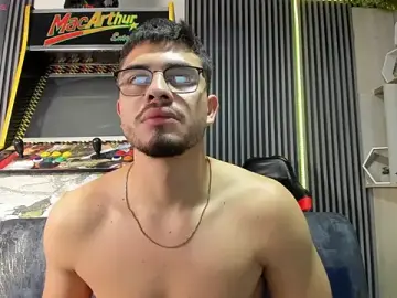 Stripchat Adult Webcam of chris_gold_