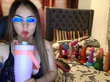 Stripchat Sex Cam of sofia23dirty