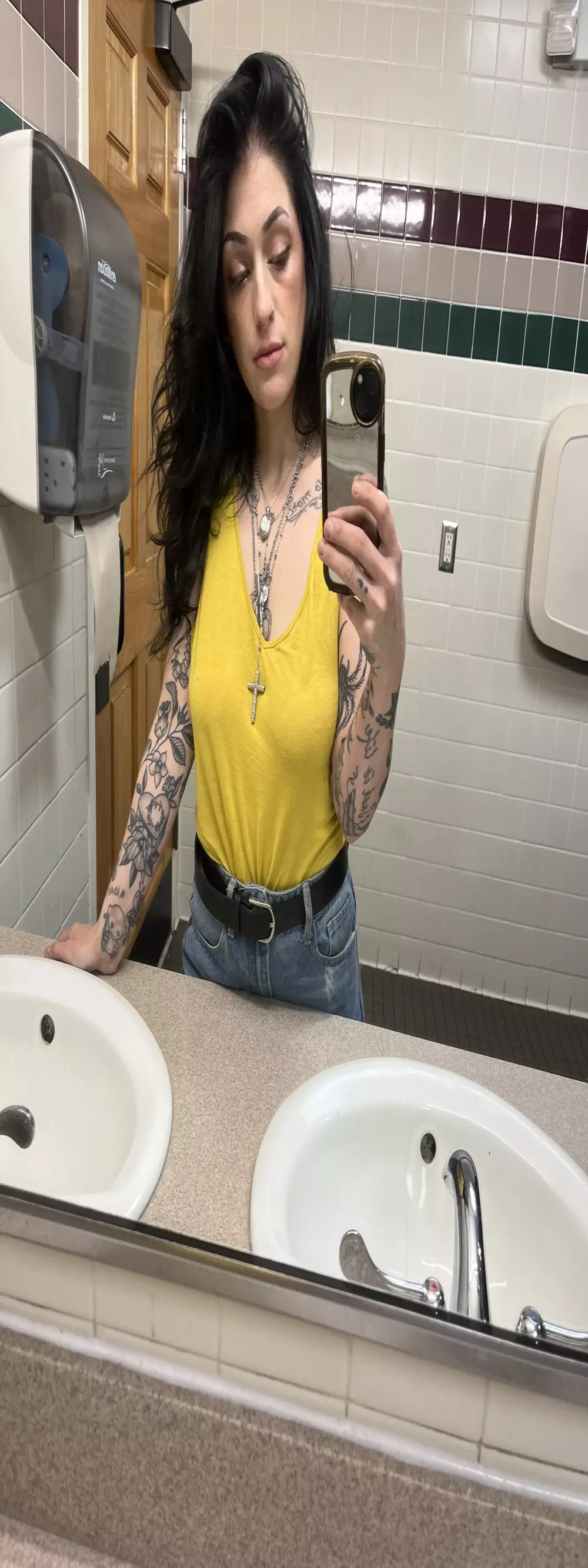CjNDee_honeyNivory