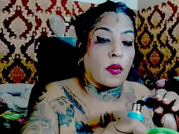 Stripchat Free Porn Cam of Indiancatz2