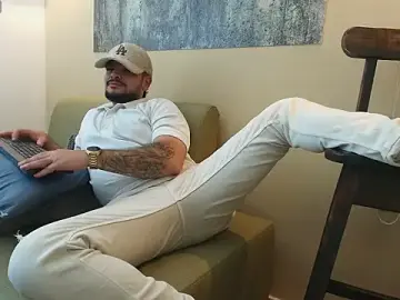 Stripchat Watch Live Sex Cams of TROY_KIRK
