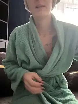 Stripchat Sex Cam of Emilia_Mausi