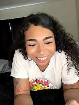 Stripchat Adult Webcam of azaraxxxamor