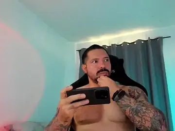 Stripchat Sex Cam of Pierre_Vidal