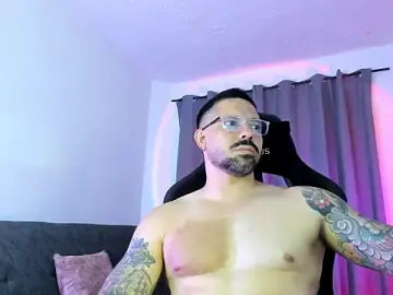 Stripchat Nude Webcam of Pierre_Vidal