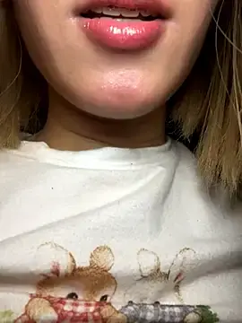 Stripchat Free Porn Cam of SweetBunnyGF