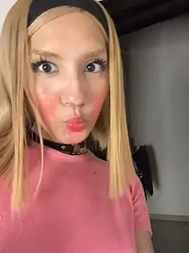 Stripchat Live Sex Cam of SweetBunnyGF