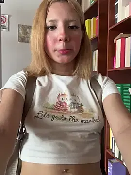 Stripchat Sex Cam of SweetBunnyGF