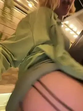 Stripchat Watch Live Sex Cams of SweetBunnyGF