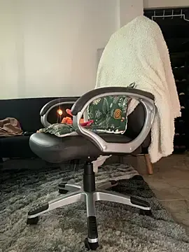 Stripchat Free Live Porn of aly_golden_