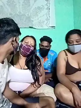 Stripchat Adult Webcam of LoveOnStream