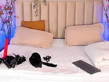 Stripchat Watch Live Sex Cams of ivone_adams