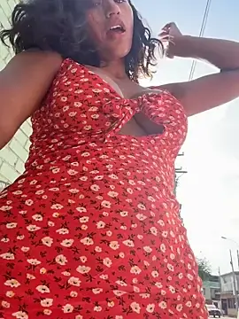 Stripchat Free Live Porn of sexi_noemi