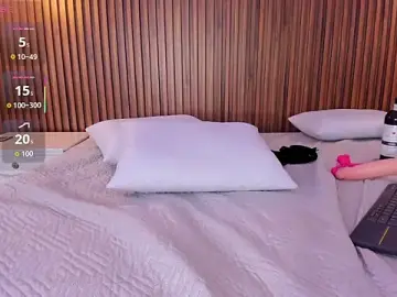 Stripchat Adult Webcam of Foxy_Kylie