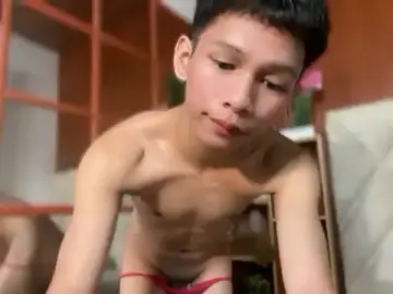 Stripchat Free Porn Cam of TheBoyAboveYou