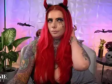 Stripchat Sex Cam of BonnieStylez