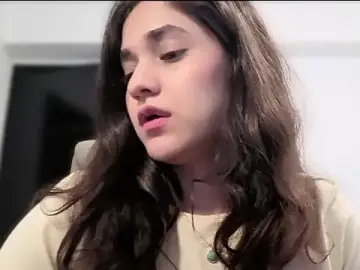 Stripchat Adult Webcam of MadawiOud