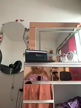 Stripchat Live Sex Cam of jailyncam_