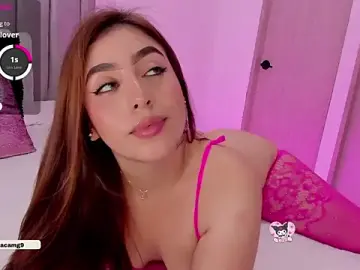 Stripchat Sex Cam of MaddyyLennon