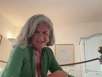 Stripchat Sex Cam of NaughtyMonicaUK