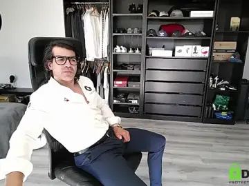 Stripchat Best live sex cam show of latinoo23bom