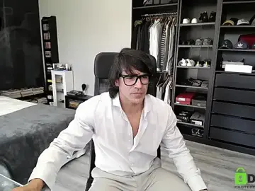 Stripchat Sex Cam of latinoo23bom