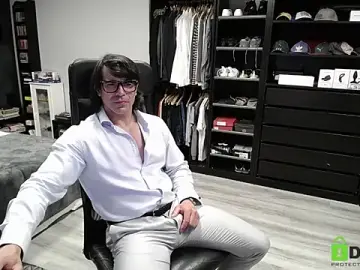 Stripchat Adult Webcam of latinoo23bom