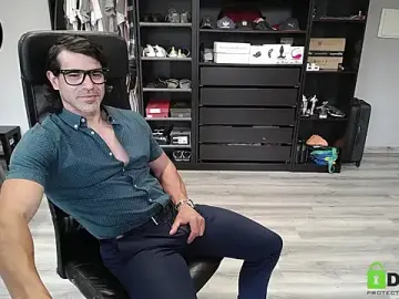 Stripchat Free Porn Cam of latinoo23bom