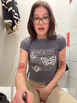 Stripchat Adult Webcam of RinaCat