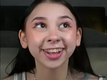 Stripchat Sex Cam of Sssonya