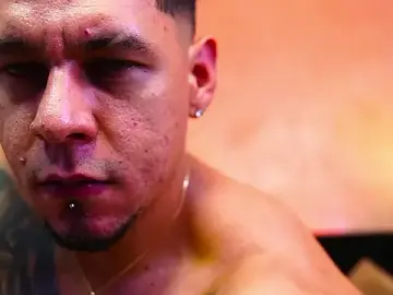 Stripchat Watch Live Sex Cams of MassimoWalton2